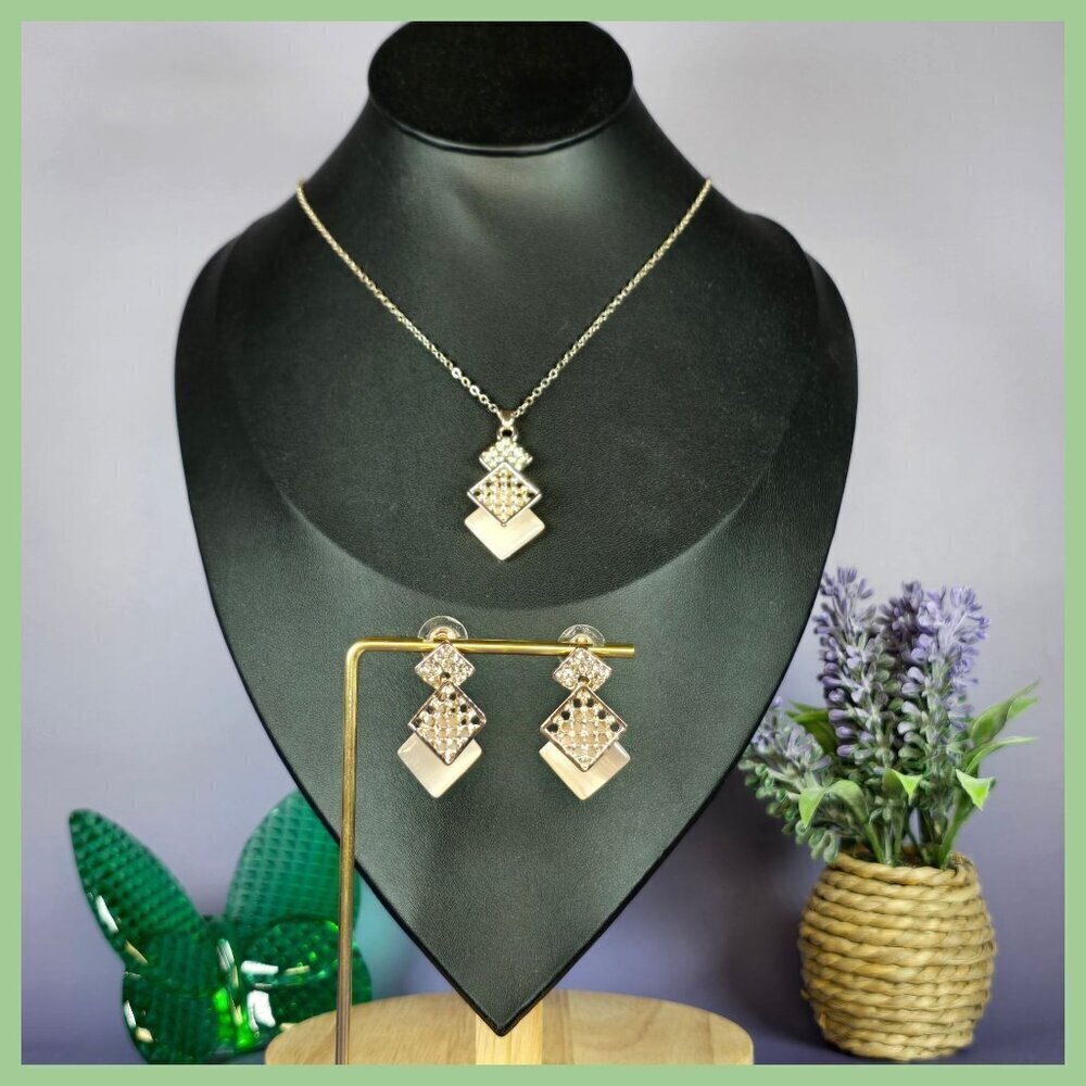 Simulated Rose Quartz in‎ Rose Golden Plating Necklace and Earrings Set (NWOT)